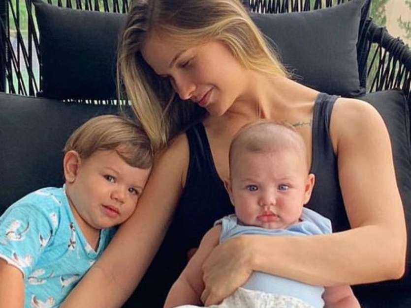 Andressa Suita registra momento de travessura do filho e fica desesperada: "A mãe infarta" Andressa Suita registra momento de travessura do filho e fica desesperada: "A mãe infarta"