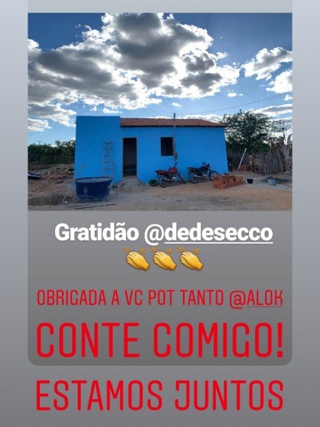 De férias, Deborah Secco doa casa para mãe de seis filhos no sertão da Bahia De férias, Deborah Secco doa casa para mãe de seis filhos no sertão da Bahia