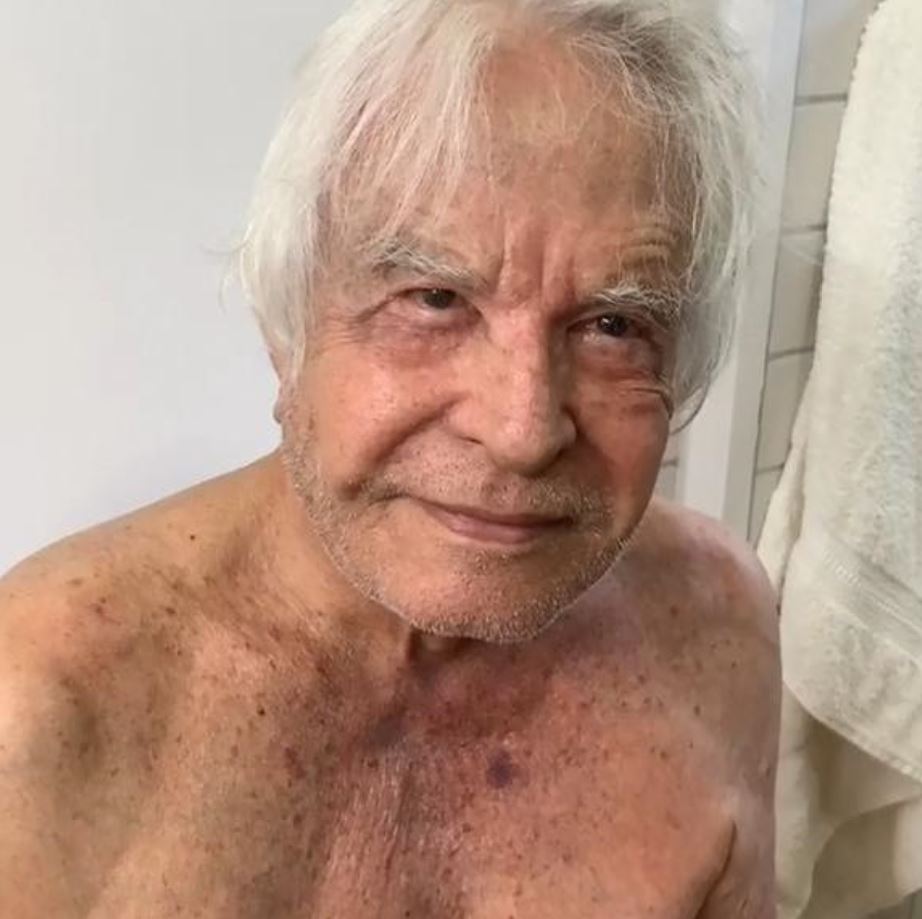 Aos 91 anos, Cid Moreira garante que tem um bom desempenho na cama: "Nunca precisei de Viagra" Aos 91 anos, Cid Moreira garante que tem um bom desempenho na cama: "Nunca precisei de Viagra"
