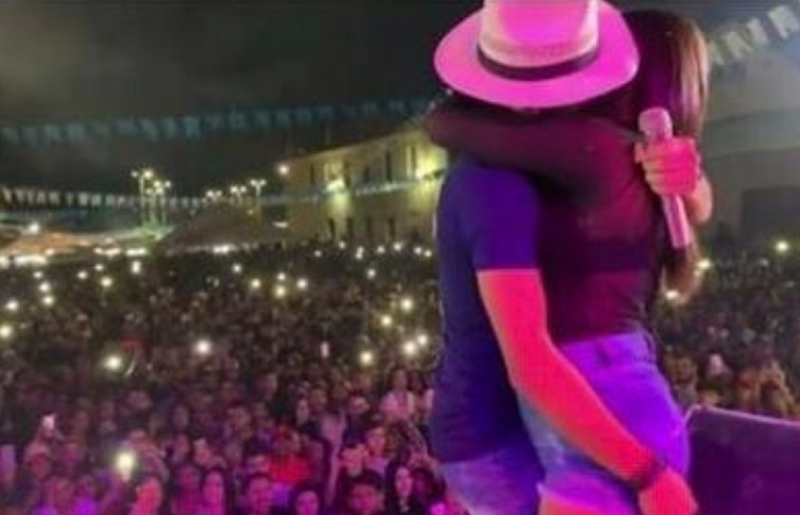 Thulio Milionário é acusado de beijar mulher casada a força durante show