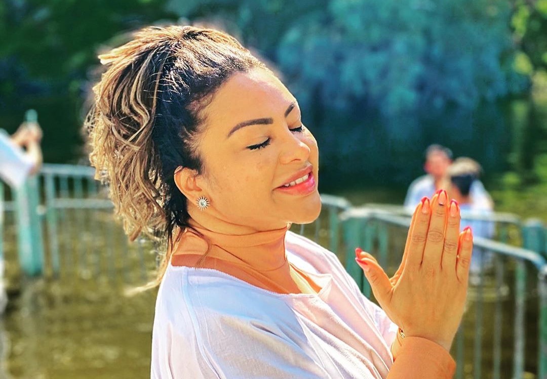 Márcia Fellipe é batizada nas águas do rio Jordão e emociona fãs ao  afirmar: 
