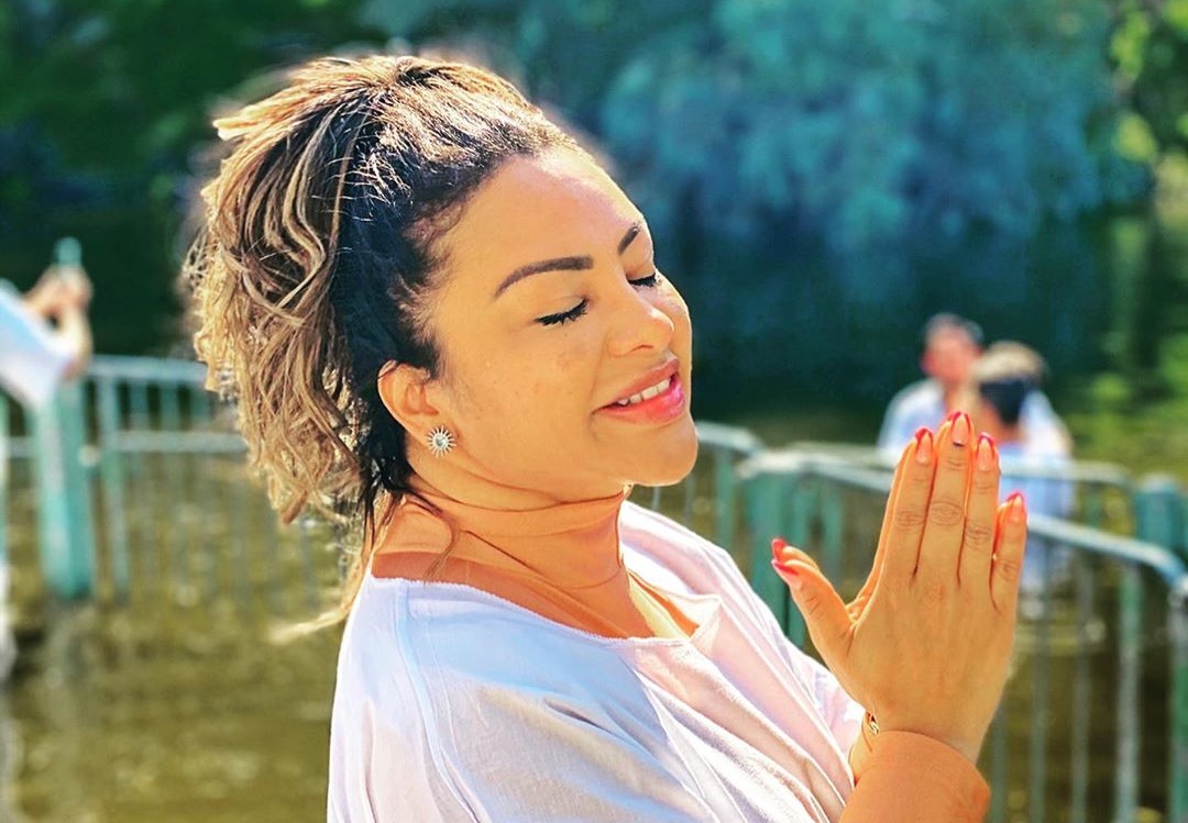 Márcia Fellipe é batizada nas águas do rio Jordão e emociona fãs ao afirmar: Márcia Fellipe é batizada nas águas do rio Jordão e emociona fãs ao afirmar: