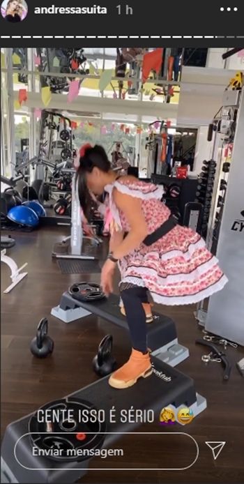 Na academia da fazenda, Andressa mostra personal ensinando treino inusitado: "Isso é sério?" Na academia da fazenda, Andressa mostra personal ensinando treino inusitado: "Isso é sério?"