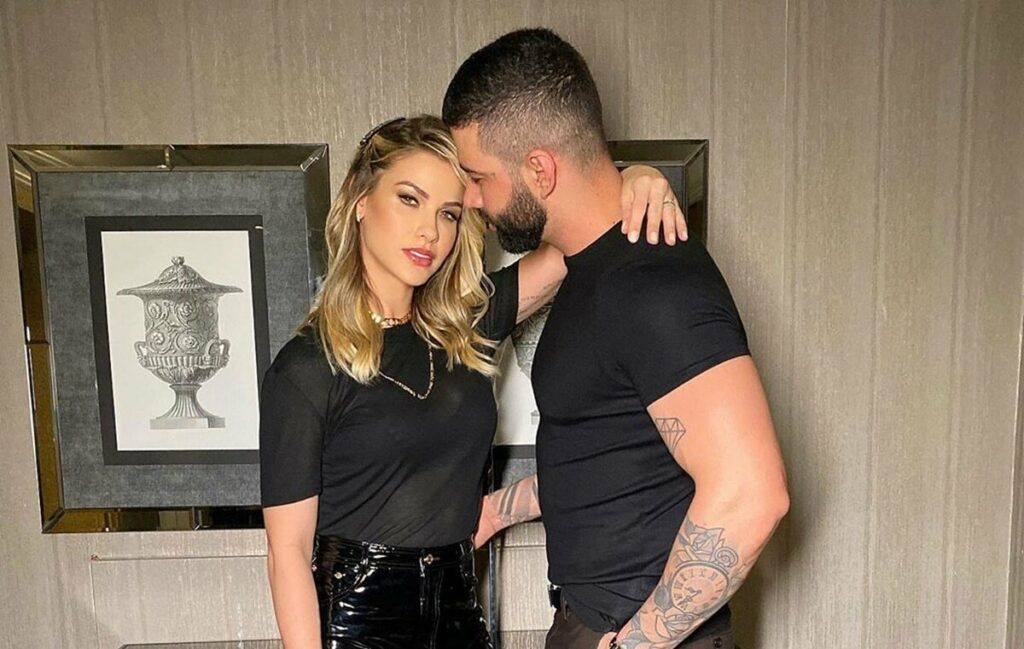 Andressa Suita divulga ensaio que fez antes de participar do novo DVD de Gusttavo Lima Andressa Suita divulga ensaio que fez antes de participar do novo DVD de Gusttavo Lima
