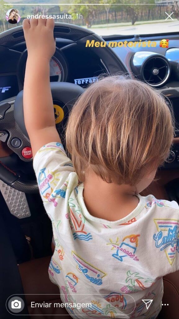 Andressa Suita mostra o filho dentro de Ferrari de quase R$ 2 milhões e brinca: "Meu motorista" Andressa Suita mostra o filho dentro de Ferrari de quase R$ 2 milhões e brinca: "Meu motorista"