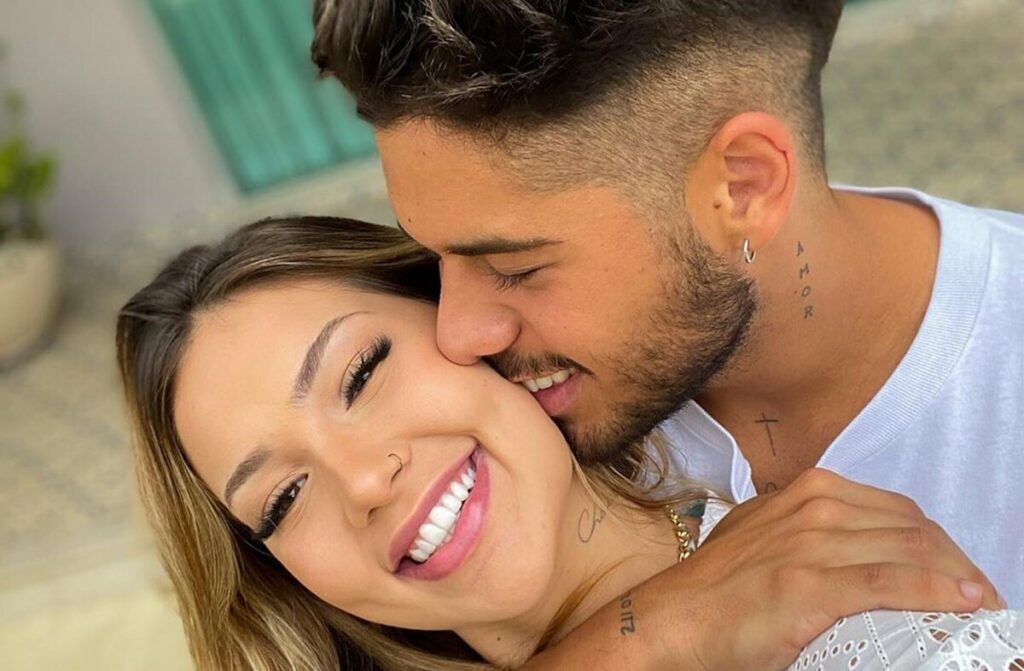 Com 4 dias de namoro, Zé Felipe já faz planos de morar com Virginia em Goiânia Com 4 dias de namoro, Zé Felipe já faz planos de morar com Virginia em Goiânia