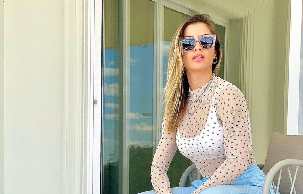 Em plena tarde de sábado, Andressa Suita ostenta look poderoso na fazenda e ganha elogios: "Sabe ser linda" Em plena tarde de sábado, Andressa Suita ostenta look poderoso na fazenda e ganha elogios: "Sabe ser linda"