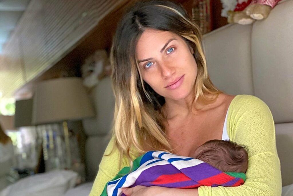 Giovanna Ewbank posta momento inédito com o filho Zyan e apoia campanha de doação de leite materno Giovanna Ewbank posta momento inédito com o filho Zyan e apoia campanha de doação de leite materno