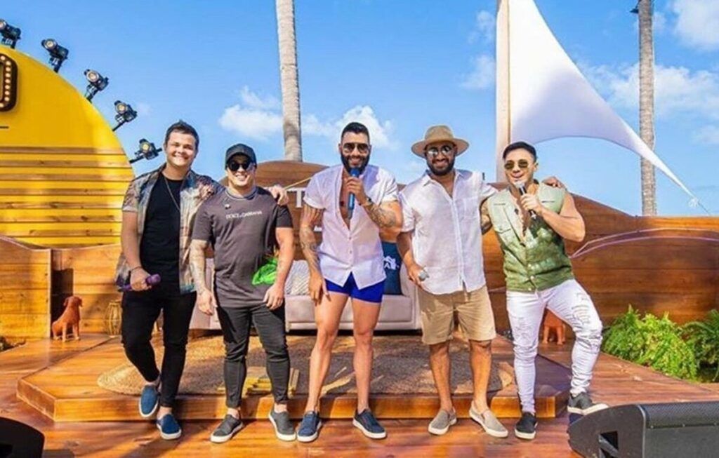 Gusttavo Lima posta as primeiras imagens da live e deixa recado: "Domingo vai ser incrível" Gusttavo Lima posta as primeiras imagens da live e deixa recado: "Domingo vai ser incrível"