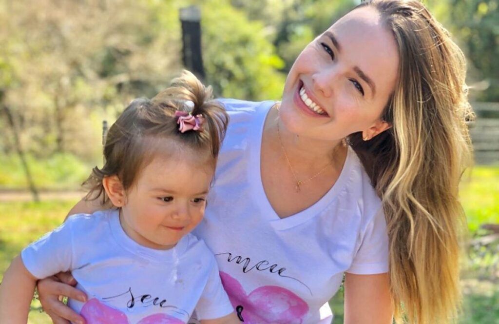 Thaeme e Liz combinam looks em sequência de fotos e ganham elogios: "Lindas" Thaeme e Liz combinam looks em sequência de fotos e ganham elogios: "Lindas"