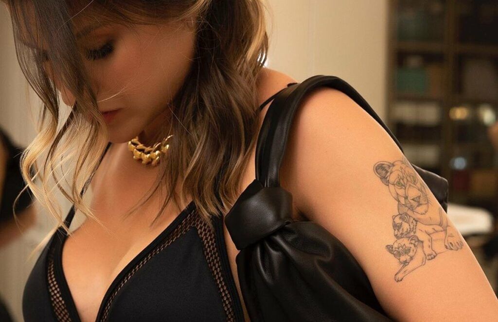 Andressa Suita aparece deslumbrante em casa e lamenta: "Como eu queria estar hoje" Andressa Suita aparece deslumbrante em casa e lamenta: "Como eu queria estar hoje"