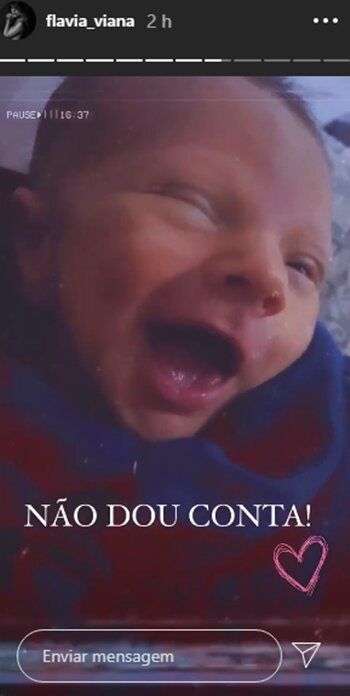 Flávia Viana mostra o filho sorrindo pela primeira vez: "Não dou conta" Flávia Viana mostra o filho sorrindo pela primeira vez: "Não dou conta"