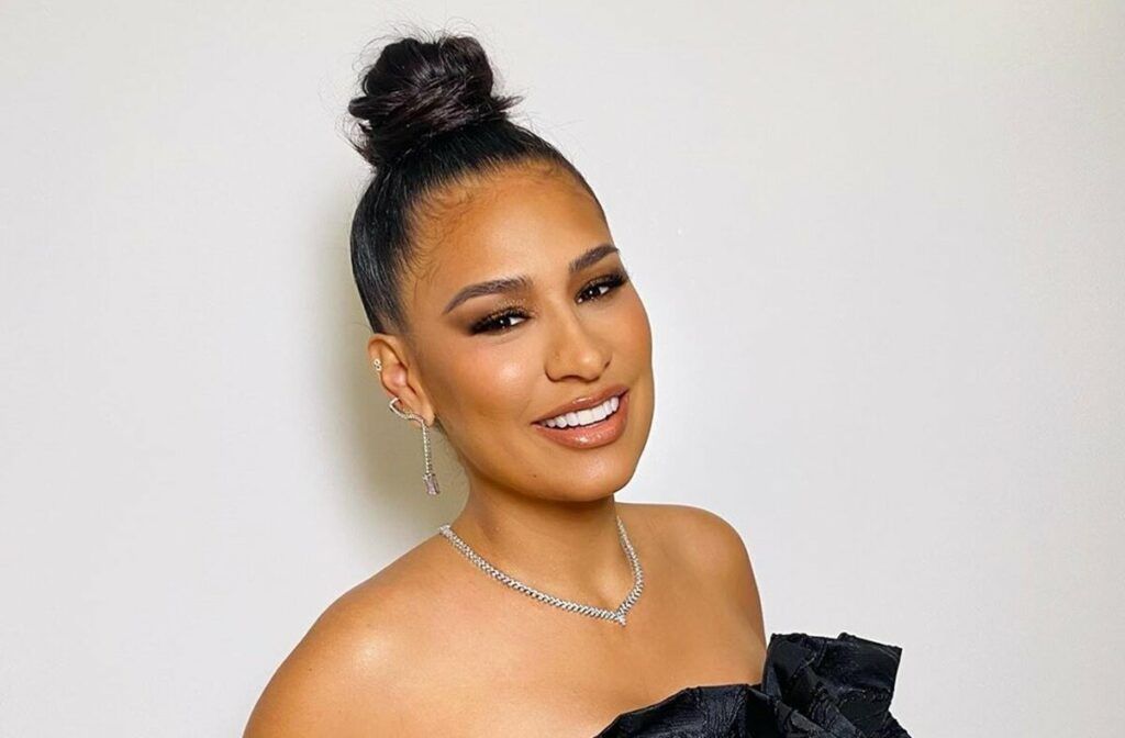 Simone mostra barriga de grávida em look belíssimo e fãs elogiam: "Que deusa" Simone mostra barriga de grávida em look belíssimo e fãs elogiam: "Que deusa"