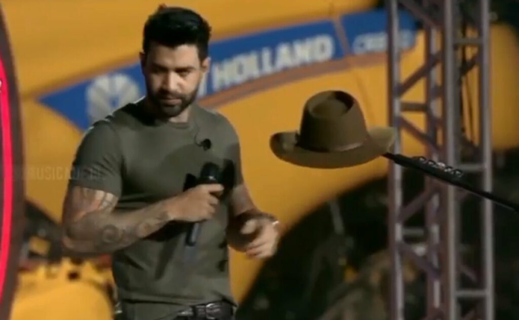Em live, Gusttavo Lima prova que está sofrendo após separação: "Aô coração véi" Em live, Gusttavo Lima prova que está sofrendo após separação: "Aô coração véi"