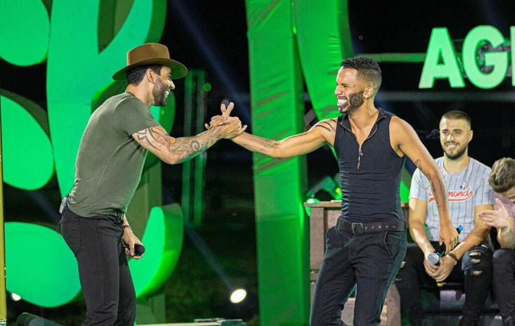 Após live, sósia de Gusttavo Lima rasga elogios ao sertanejo: "Coração do tamanho do talento" Após live, sósia de Gusttavo Lima rasga elogios ao sertanejo: "Coração do tamanho do talento"