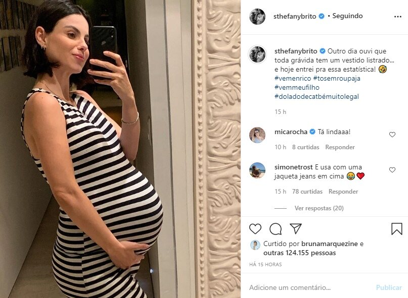Sthefany Brito mostra tamanho do barrigão e brinca: "Toda grávida tem um vestido listrado" Sthefany Brito mostra tamanho do barrigão e brinca: "Toda grávida tem um vestido listrado"