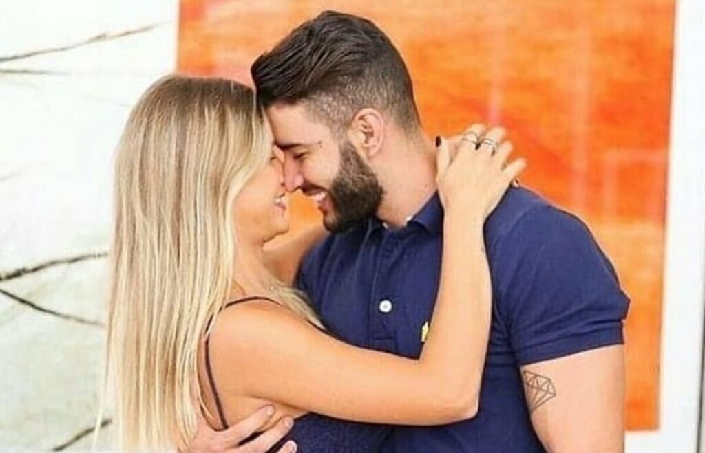 Gusttavo Lima apaga fotos com Andressa Suita após modelo fazer o mesmo Gusttavo Lima apaga fotos com Andressa Suita após modelo fazer o mesmo