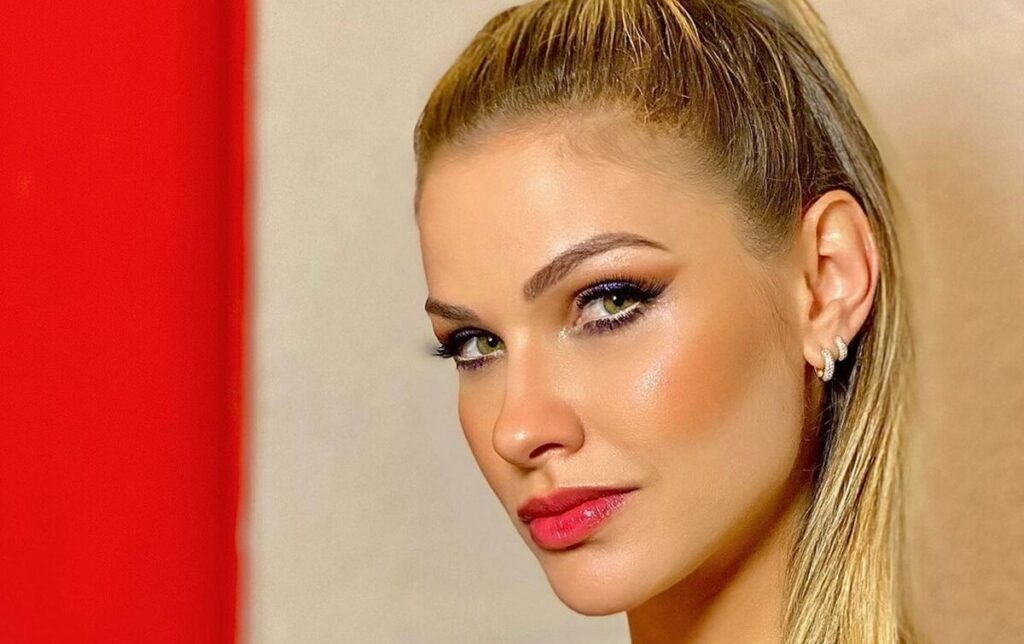 Andressa Suita posta frase sobre amizade e manda suposto recado para Gusttavo Lima: 'Sozinho' Andressa Suita posta frase sobre amizade e manda suposto recado para Gusttavo Lima: 'Sozinho'
