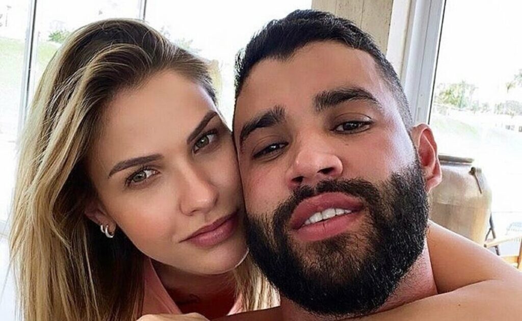 Andressa Suita dá pista de que deixou Angra dos Reis com Gusttavo Lima: "Tem um bebê dormindo aqui?" Andressa Suita dá pista de que deixou Angra dos Reis com Gusttavo Lima: "Tem um bebê dormindo aqui?"