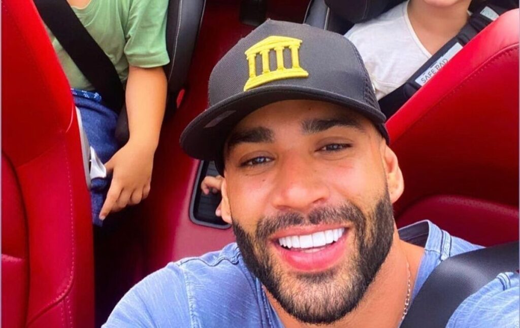 De Ferrari, Gusttavo Lima passeia com os filhos: "Nosso rolê" De Ferrari, Gusttavo Lima passeia com os filhos: "Nosso rolê"