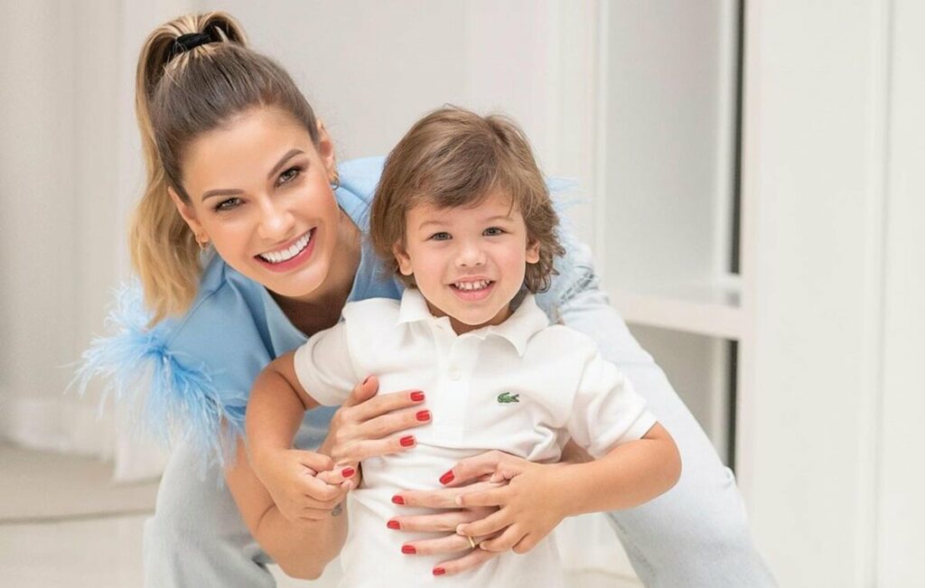 Andressa Suita mostra momento de carinho com o filho, Gabriel: "Meu loirinho" Andressa Suita mostra momento de carinho com o filho, Gabriel: "Meu loirinho"