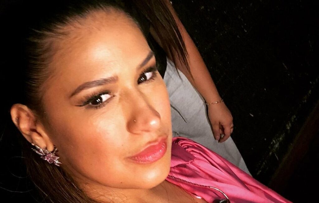 Simone revela que filha, Zaya, acorda de madrugada: "3 ou 4 vezes" Simone revela que filha, Zaya, acorda de madrugada: "3 ou 4 vezes"