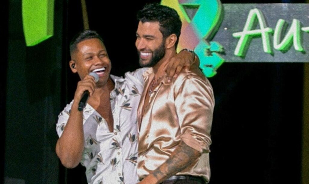 Gusttavo Lima canta com Júnior Marques em live no Mato Grosso e sertanejo faz agradecimento Gusttavo Lima canta com Júnior Marques em live no Mato Grosso e sertanejo faz agradecimento