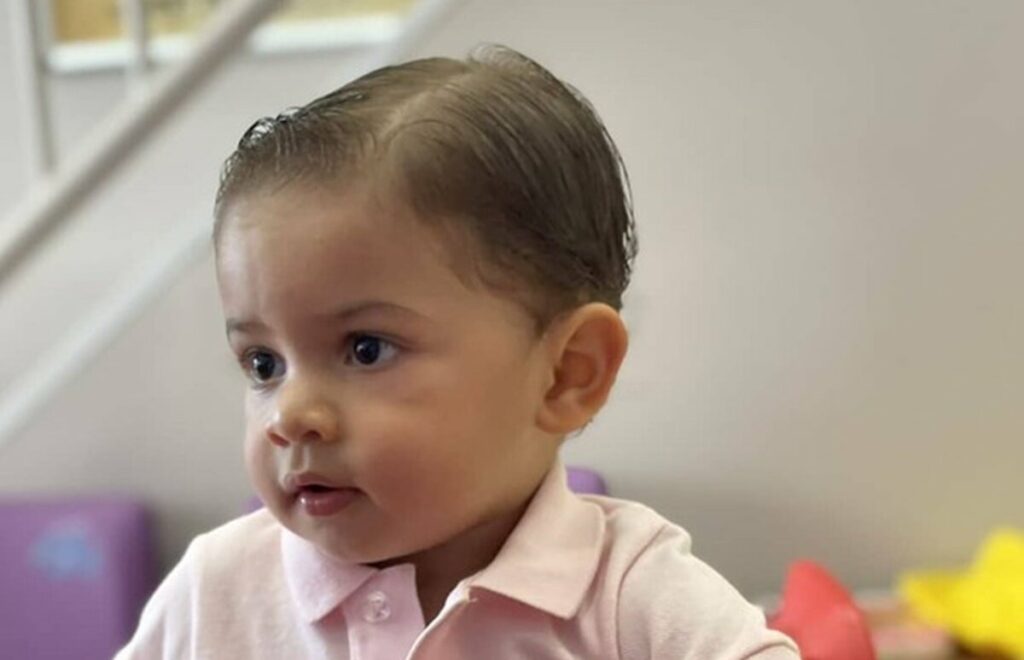 Léo, filho de Marília Mendonça e Murilo Huff, corta os cabelos pela primeira vez Léo, filho de Marília Mendonça e Murilo Huff, corta os cabelos pela primeira vez