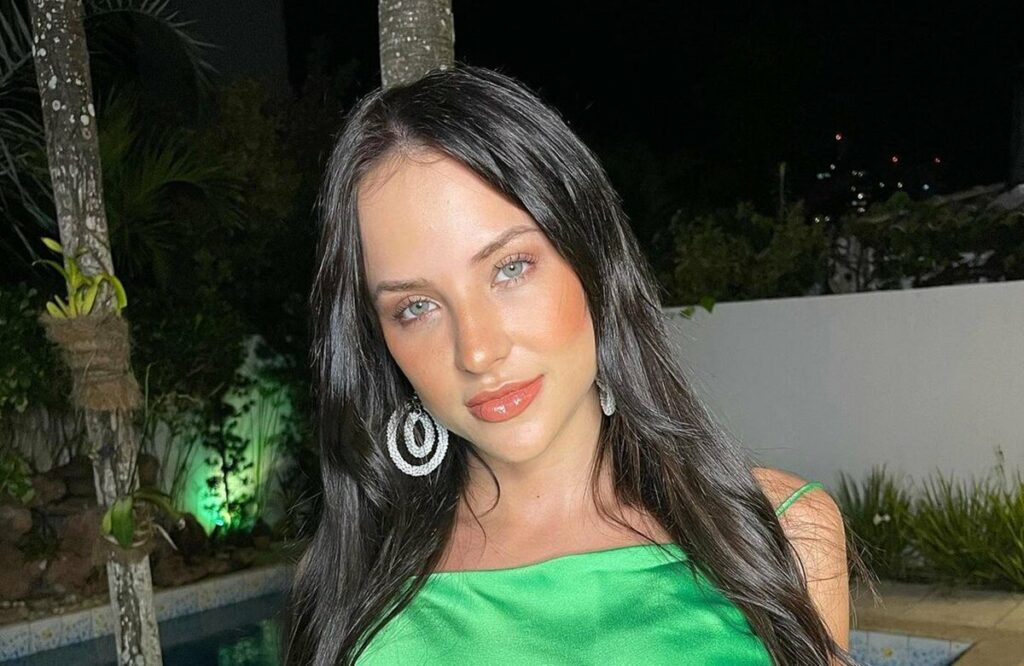 Após procedimentos estéticos, Gabi Martins surge de biquíni no Ceará e ganha elogios Após procedimentos estéticos, Gabi Martins surge de biquíni no Ceará e ganha elogios