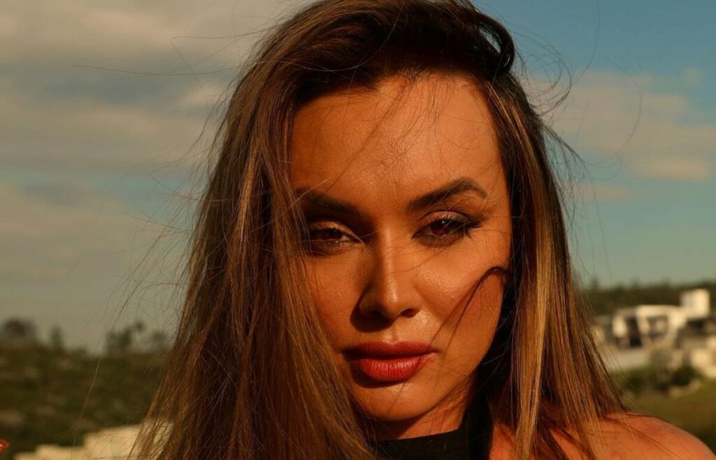 Juju Salimeni desabafa sobre doença causada pelo estresse e faz revelações: "Ficava toda machucada" Juju Salimeni desabafa sobre doença causada pelo estresse e faz revelações: "Ficava toda machucada"