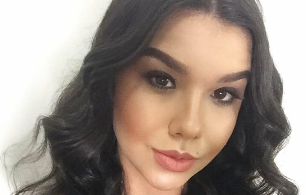 Luara Suita, irmã de Andressa Suita, mostra o filho recém-nascido na cama do primo Luara Suita, irmã de Andressa Suita, mostra o filho recém-nascido na cama do primo