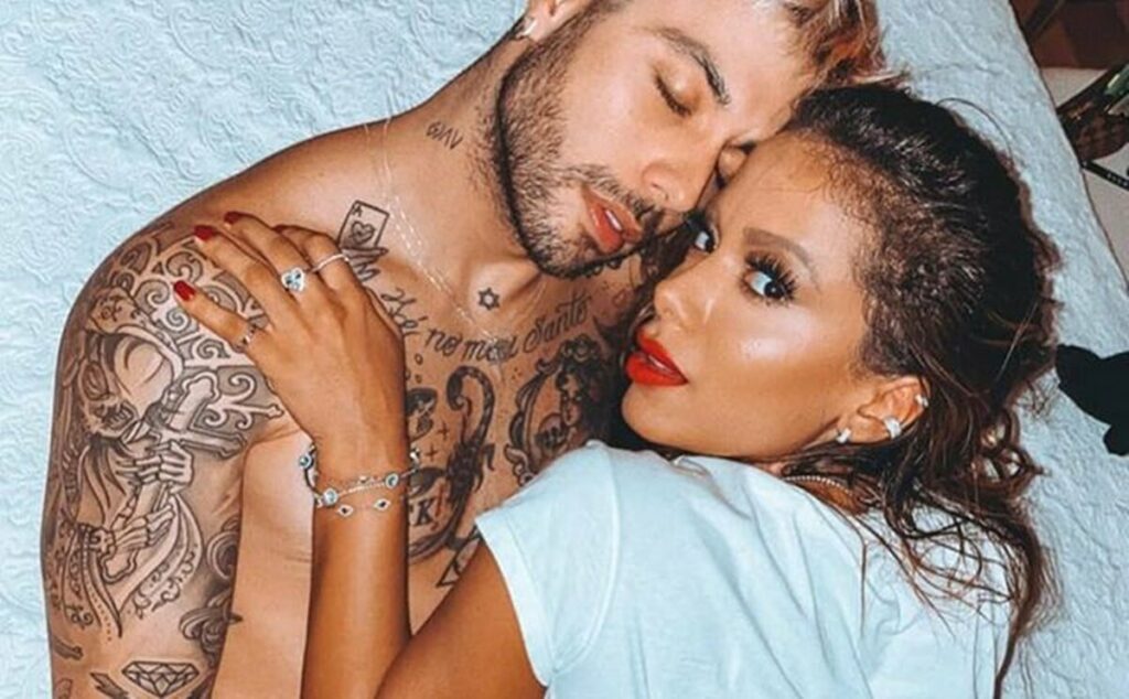 A Fazenda 13: Gui Araújo explica fim de namoro com Anitta: "Ela ia se mudar para os Estados Unidos" A Fazenda 13: Gui Araújo explica fim de namoro com Anitta: "Ela ia se mudar para os Estados Unidos"