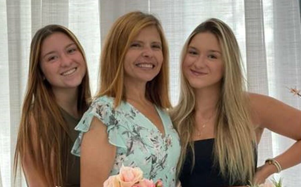 Filhas de Gugu Liberato festejam aniversário da mãe sem o irmão após briga por causa de herança Filhas de Gugu Liberato festejam aniversário da mãe sem o irmão após briga por causa de herança