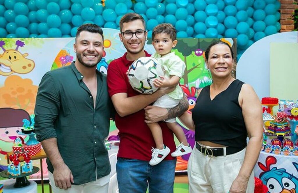 Família de Marília Mendonça faz festa para comemorar dois anos do filho da cantora 