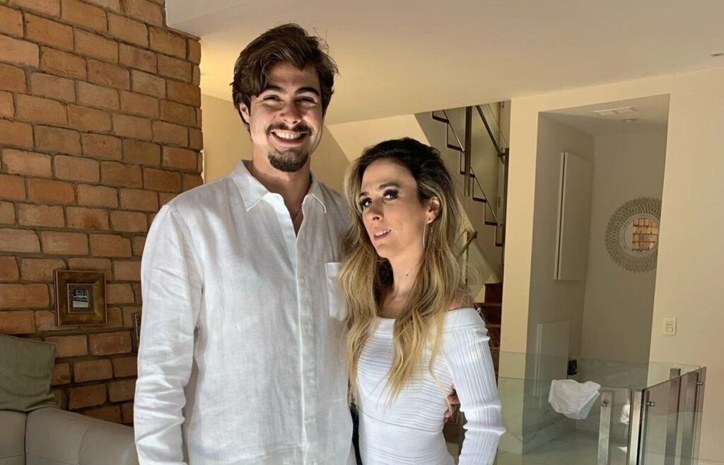 Rafael Vitti celebra os 5 anos de casado com Tatá Werneck: "Luz nas nossas vidas" Rafael Vitti celebra os 5 anos de casado com Tatá Werneck: "Luz nas nossas vidas"