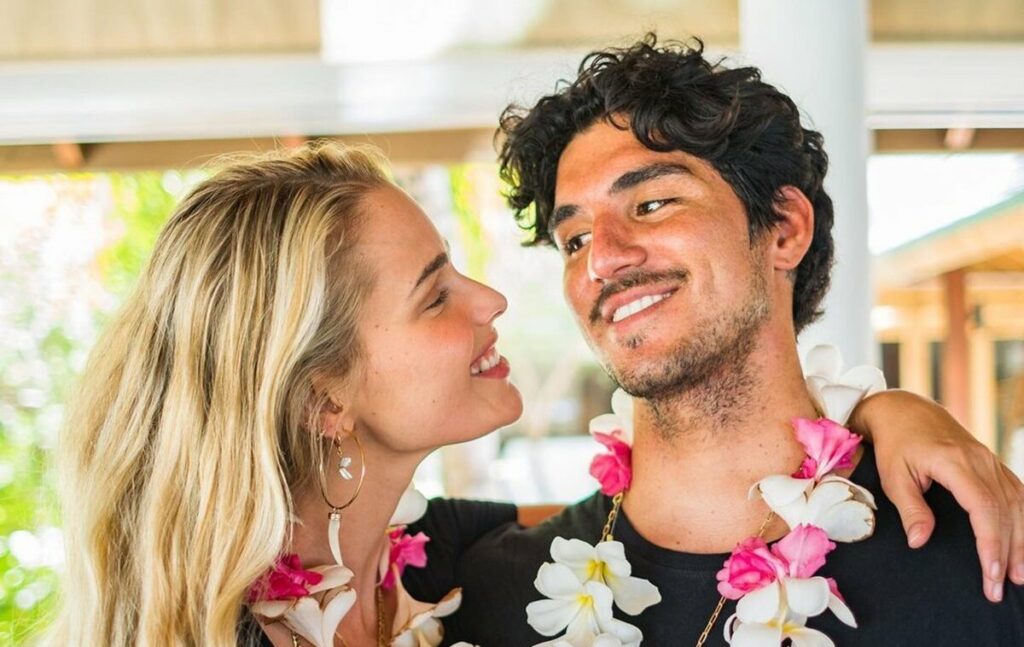Amigos de Gabriel Medina sobre fim do casamento com Yasmin Brunet: "Afastou ele de todos" Amigos de Gabriel Medina sobre fim do casamento com Yasmin Brunet: "Afastou ele de todos"