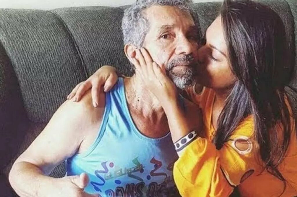 Viúvo de Paulinha Abelha, Clevinho Santos diz que cuidará do pai da cantora  