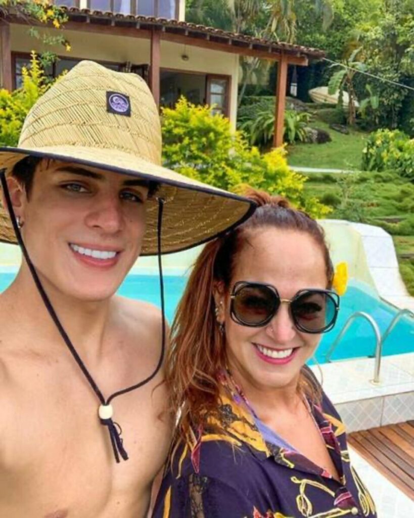 Tiago Ramos tenta reatar relacionamento com Nadine Gonçalves, mãe do craque Neymar  
