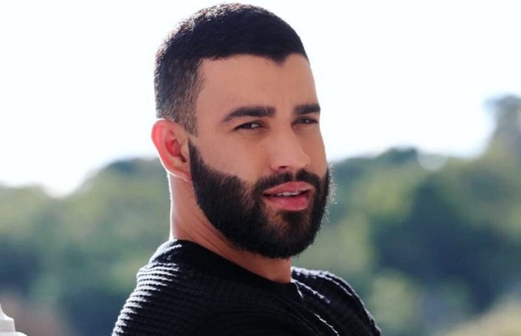 Solidariedade: Gusttavo Lima leiloa seu casaco em show Solidariedade: Gusttavo Lima leiloa seu casaco em show