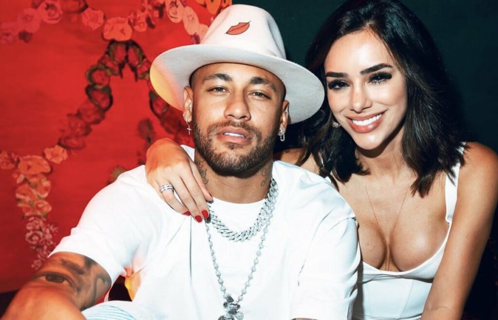 Neymar publica foto com Bruna Biancardi no Dia dos Namorados Neymar publica foto com Bruna Biancardi no Dia dos Namorados