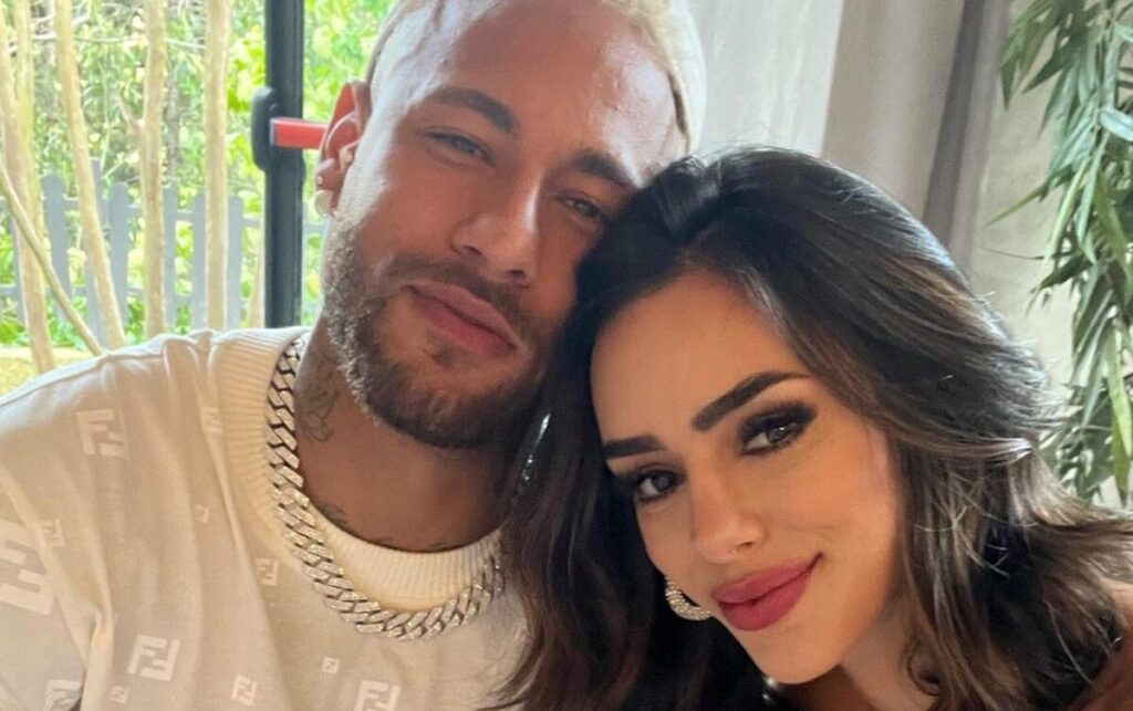 Acabou? Neymar aparece sem aliança com amigos e Bruna Biancardi some da web  