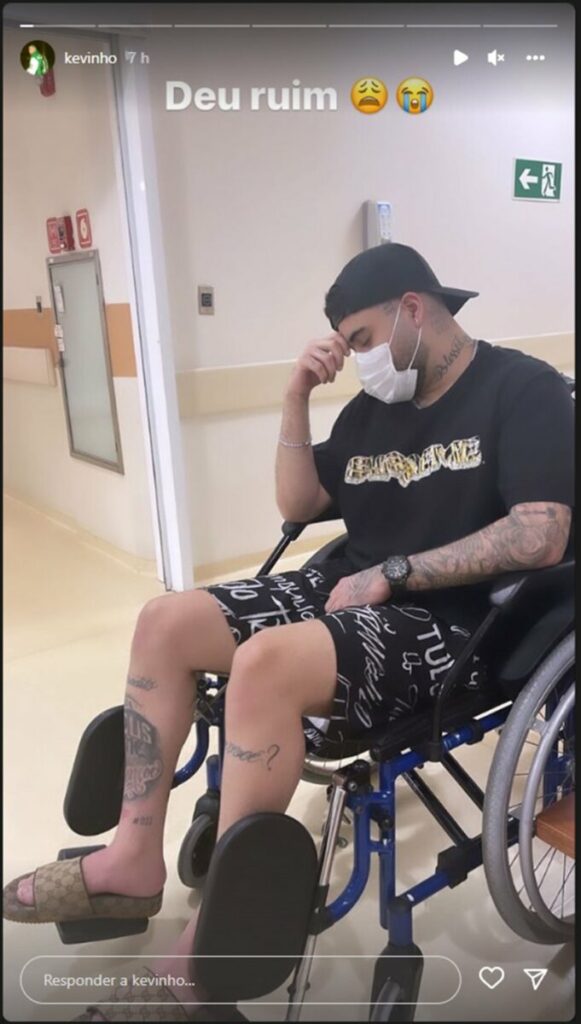 Kevinho é levado às pressas para hospital após sofrer acidente  