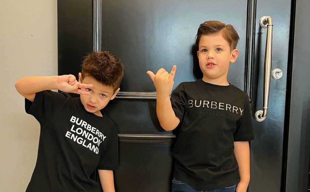 Filhos de Gusttavo Lima e Andressa Suita levam vida de luxo com jatinho, viagens e brinquedo de R$ 24 mil Filhos de Gusttavo Lima e Andressa Suita levam vida de luxo com jatinho, viagens e brinquedo de R$ 24 mil